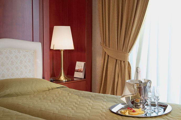 Imagen de la habitación del Hotel Oscar Athens. Foto 16