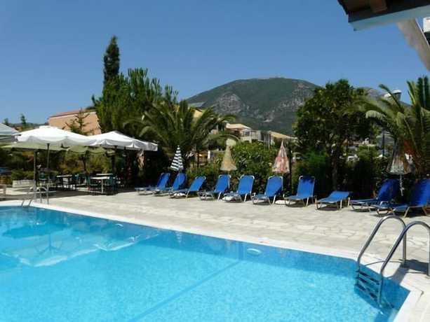 Imagen de la piscina del Hotel Oscar, L&eacute;ucade. Foto 19