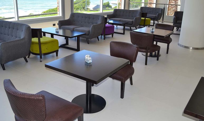 Imagen del bar/restaurante del Hotel Oscar Lescano. Foto 6