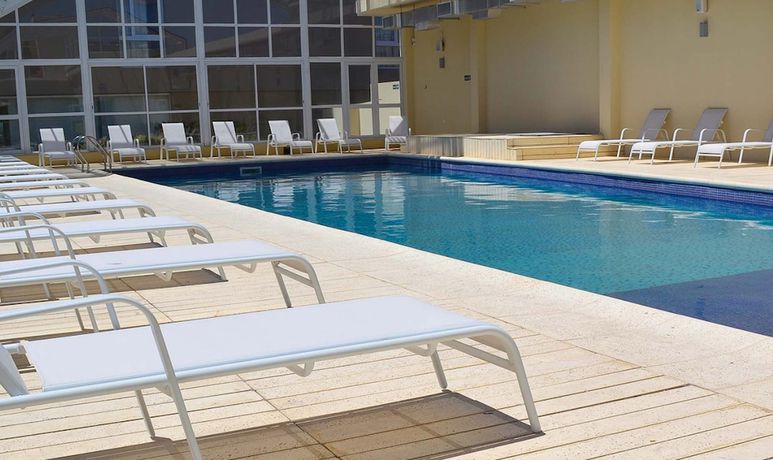 Imagen de la piscina del Hotel Oscar Lescano. Foto 20