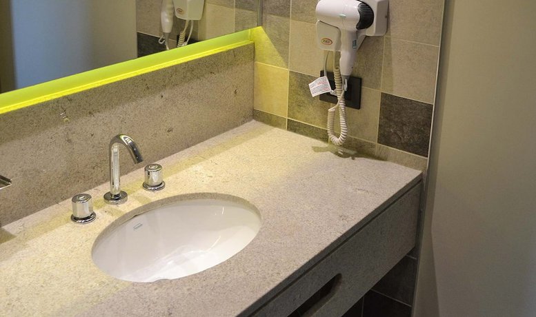 Imagen de la habitación del Hotel Oscar Lescano. Foto 15