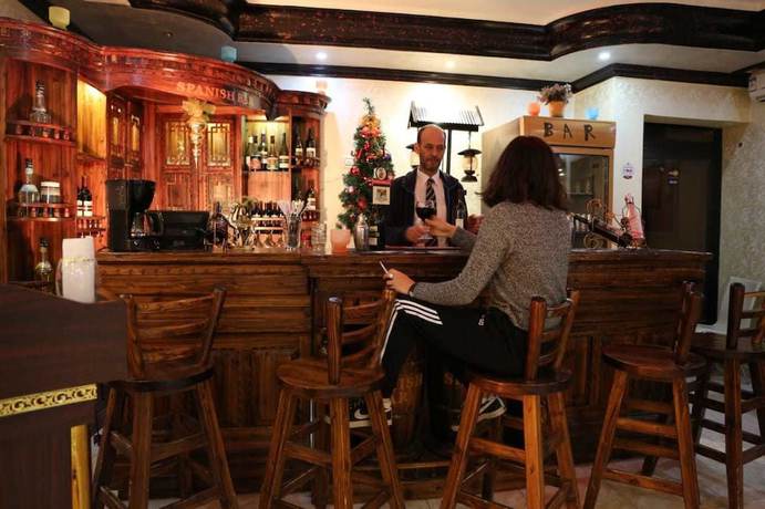 Imagen del bar/restaurante del Hotel Oscar Petra. Foto 3