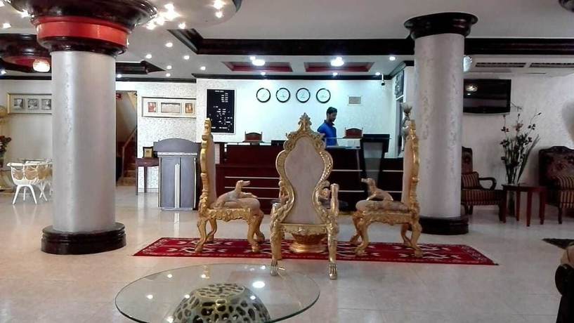 Imagen de los interiores del Hotel Oscar Petra. Foto 17