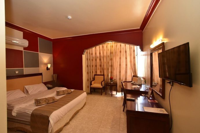 Imagen de la habitación del Hotel Oscar Petra. Foto 12