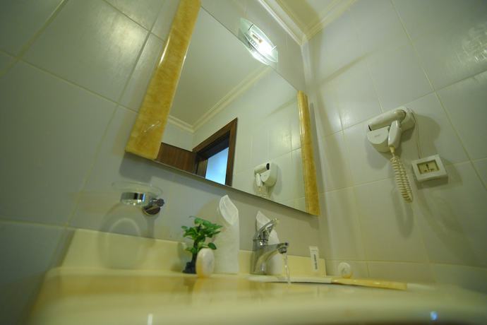 Imagen de la habitación del Hotel Oscar Petra. Foto 13