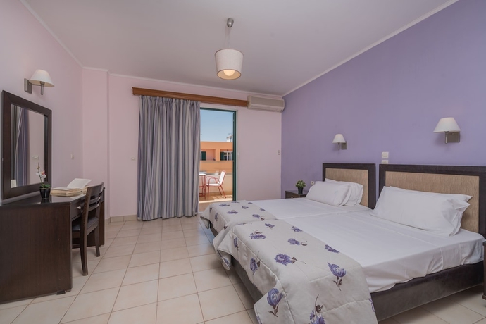 Imagen de la habitación del Hotel Oscar, Zante. Foto 4
