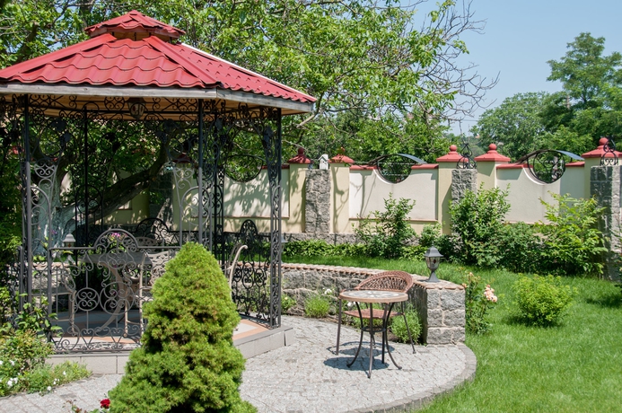 Imagen de los exteriores del Hotel Oselya. Foto 13