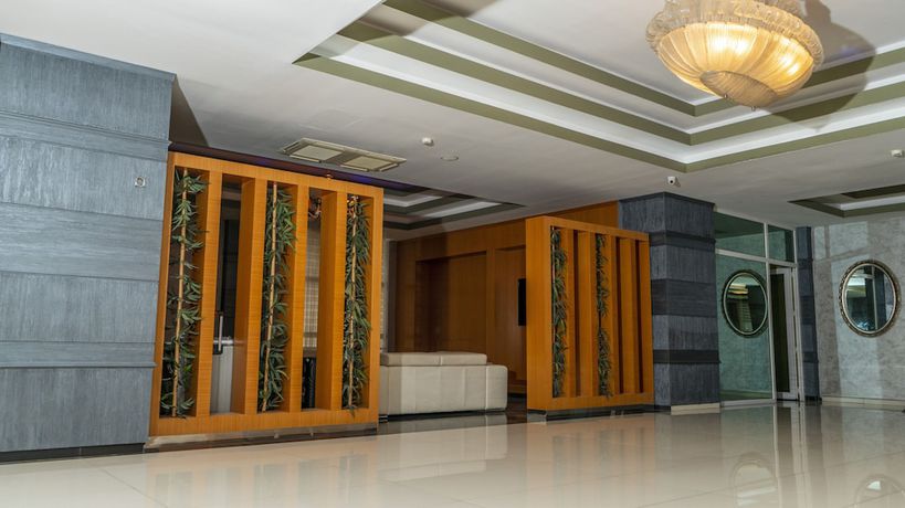 Imagen de los interiores del Hotel Osh Luxury. Foto 17