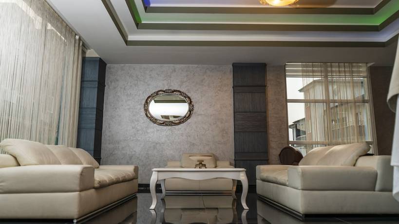 Imagen de los interiores del Hotel Osh Luxury. Foto 18
