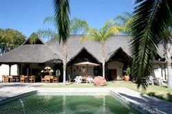 Imagen de la piscina del Hotel Oshakati Country Hotel. Foto 7