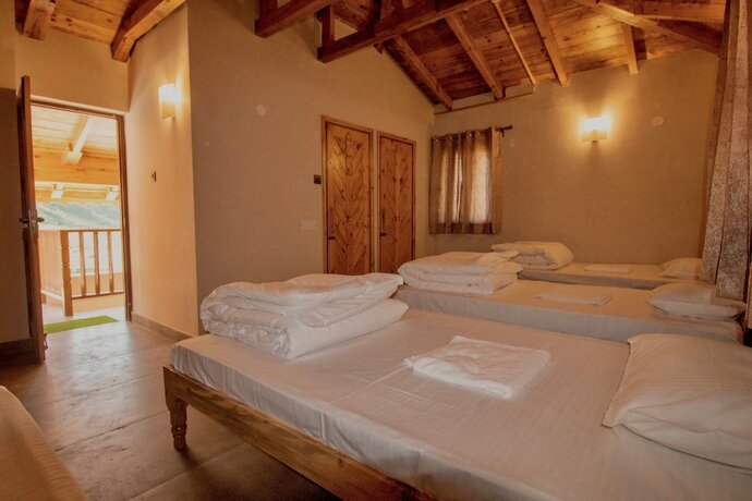 Imagen de la habitación del Hotel Osho Himalayas. Foto 10