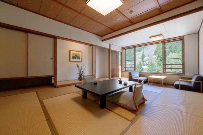 Imagen de la habitación del Hotel Oshuku Onsen Choueikan. Foto 9