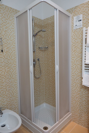 Imagen de la habitación del Hotel Osimar. Foto 6