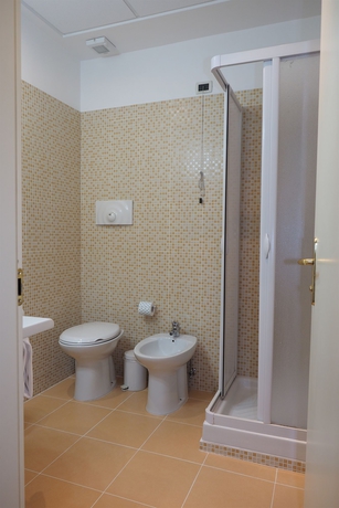 Imagen de la habitación del Hotel Osimar. Foto 9