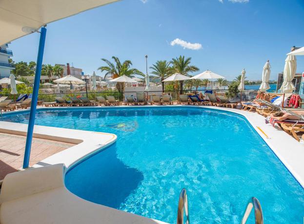 Imagen de la piscina del Hotel Osiris Ibiza. Foto 15