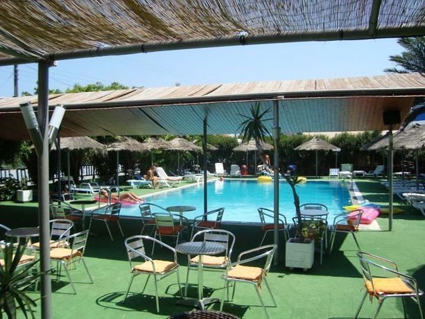 Imagen de la piscina del Hotel Osiris, Rodas. Foto 3