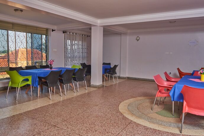 Imagen del bar/restaurante del Hotel Oskab Limited. Foto 20