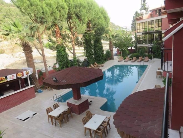 Imagen de la piscina del Hotel Oskar, Pamukkale. Foto 19