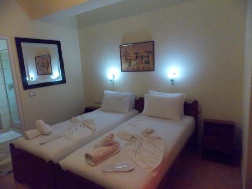 Imagen de la habitación del Hotel Oskar, Sarande. Foto 8