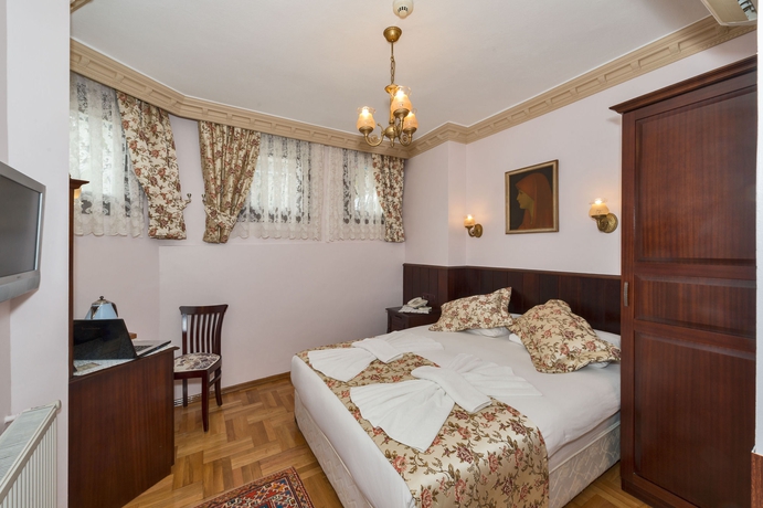 Imagen de la habitación del Hotel Osmanhan. Foto 13