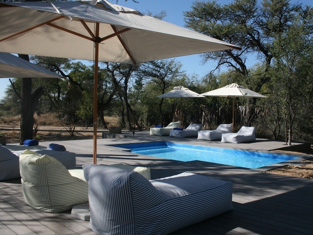 Imagen de la piscina del Hotel Osonjiva Outpost. Foto 15