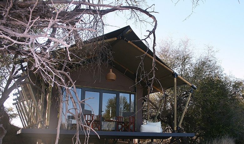 Imagen de los exteriores del Hotel Osonjiva Outpost. Foto 13