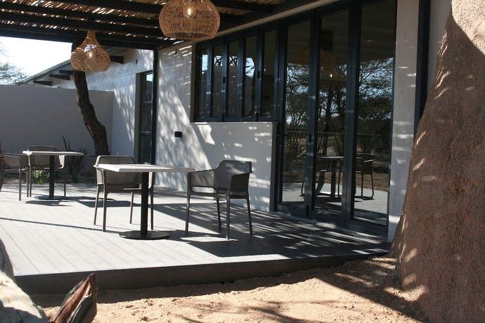 Imagen del bar/restaurante del Hotel Osonjiva Outpost. Foto 5