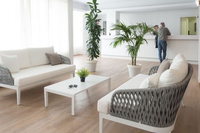 Imagen de los interiores del Hotel Osprey Menorca. Foto 18