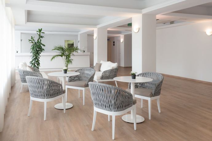 Imagen de los interiores del Hotel Osprey Menorca. Foto 23