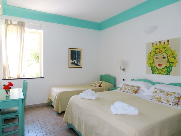 Imagen de la habitación del Hotel Ossidiana Stromboli Center. Foto 2