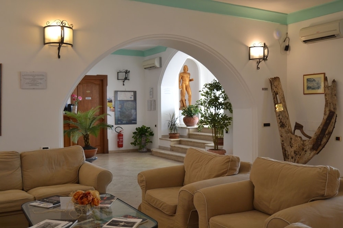 Imagen de los interiores del Hotel Ossidiana Stromboli Center. Foto 13