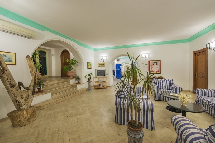 Imagen de los interiores del Hotel Ossidiana Stromboli Center. Foto 18