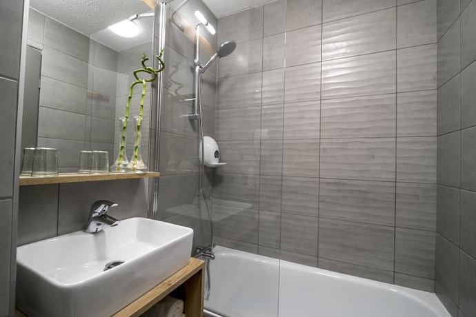 Imagen de la habitación del Hotel Ostal Pau Université - Sure Collection by Best Western. Foto 12