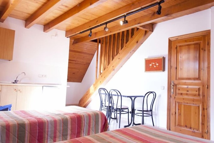 Imagen general del Hotel Ostau Dera Nheu. Foto 10