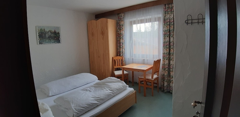 Imagen de la habitación del Hotel Ostbacher-Stern. Foto 6