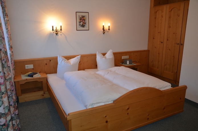 Imagen de la habitación del Hotel Ostbacher-Stern. Foto 8