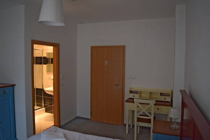 Imagen de la habitación del Hotel Ostende, Chocerady. Foto 10