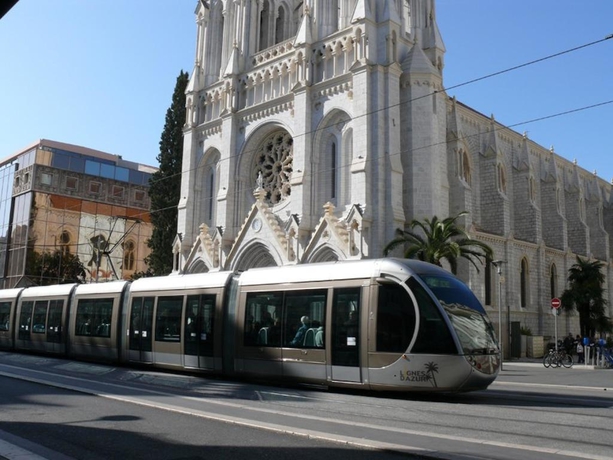 Imagen de los exteriores del Hotel Ostende, Niza. Foto 5