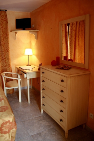 Imagen de la habitación del Hotel Osteria A Stalla Sischese. Foto 16