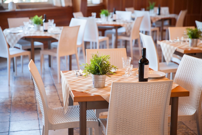 Imagen del bar/restaurante del Hotel Ostia Antica Park. Foto 6