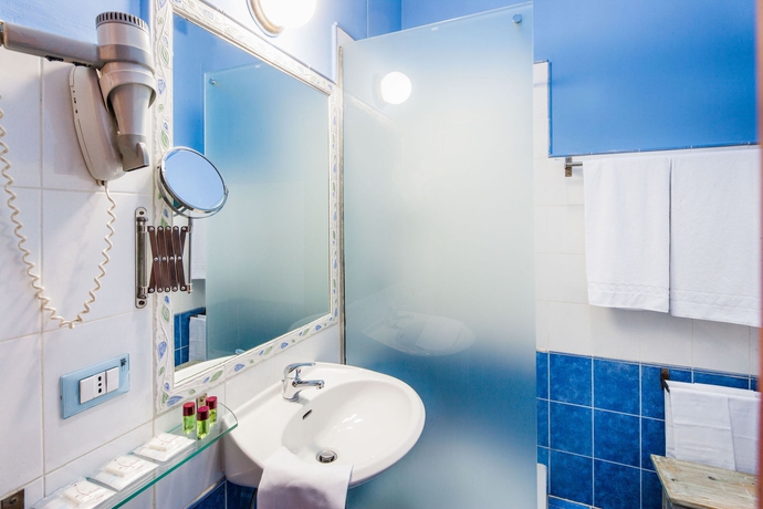 Imagen de la habitación del Hotel Ostia Antica Park. Foto 11