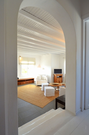 Imagen de los interiores del Hotel Ostraco Suites. Foto 11