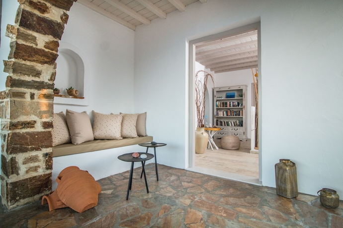 Imagen de los interiores del Hotel Ostria Inn. Foto 15