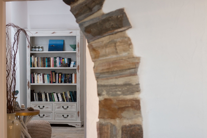 Imagen de los interiores del Hotel Ostria Inn. Foto 16