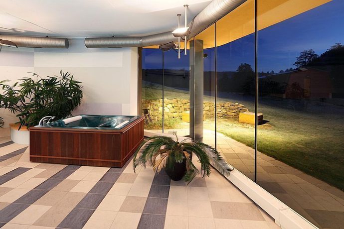 Imagen de la piscina del Hotel Ostrov, Bohemia Central. Foto 19