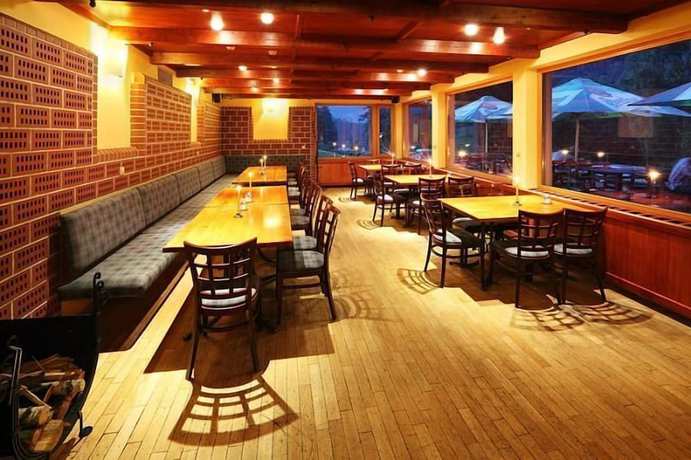 Imagen del bar/restaurante del Hotel Ostrov, Bohemia Central. Foto 4