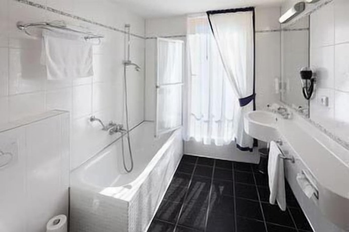 Imagen de la habitación del Hotel Ostrov, Bohemia Central. Foto 11
