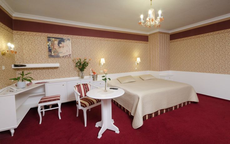 Imagen del bar/restaurante del Hotel Ostrov, Nymburk. Foto 5