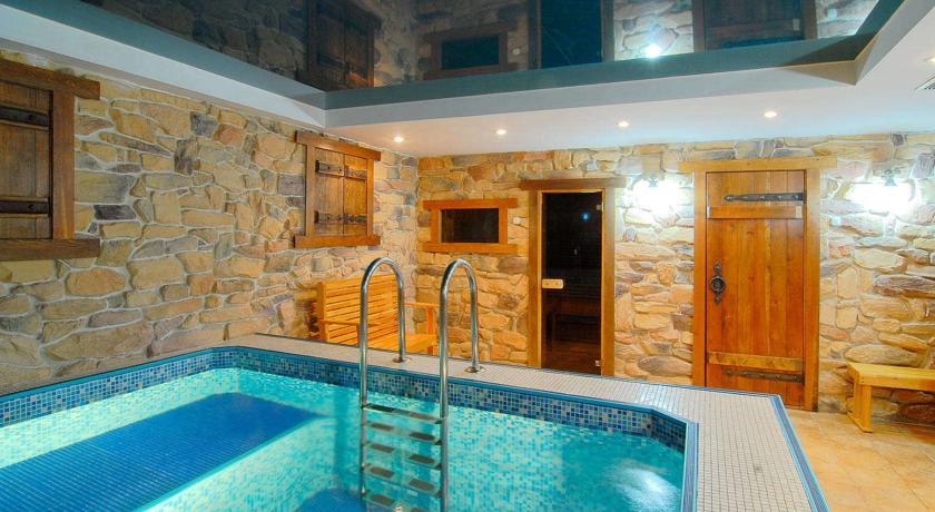 Imagen de la piscina del Hotel Ostrovok, Vladivostok. Foto 10