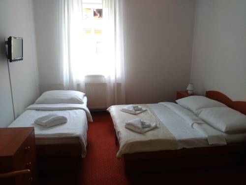 Imagen de la habitación del Hotel Ostry. Foto 5